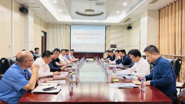 ?；顿Y來化工基地考察