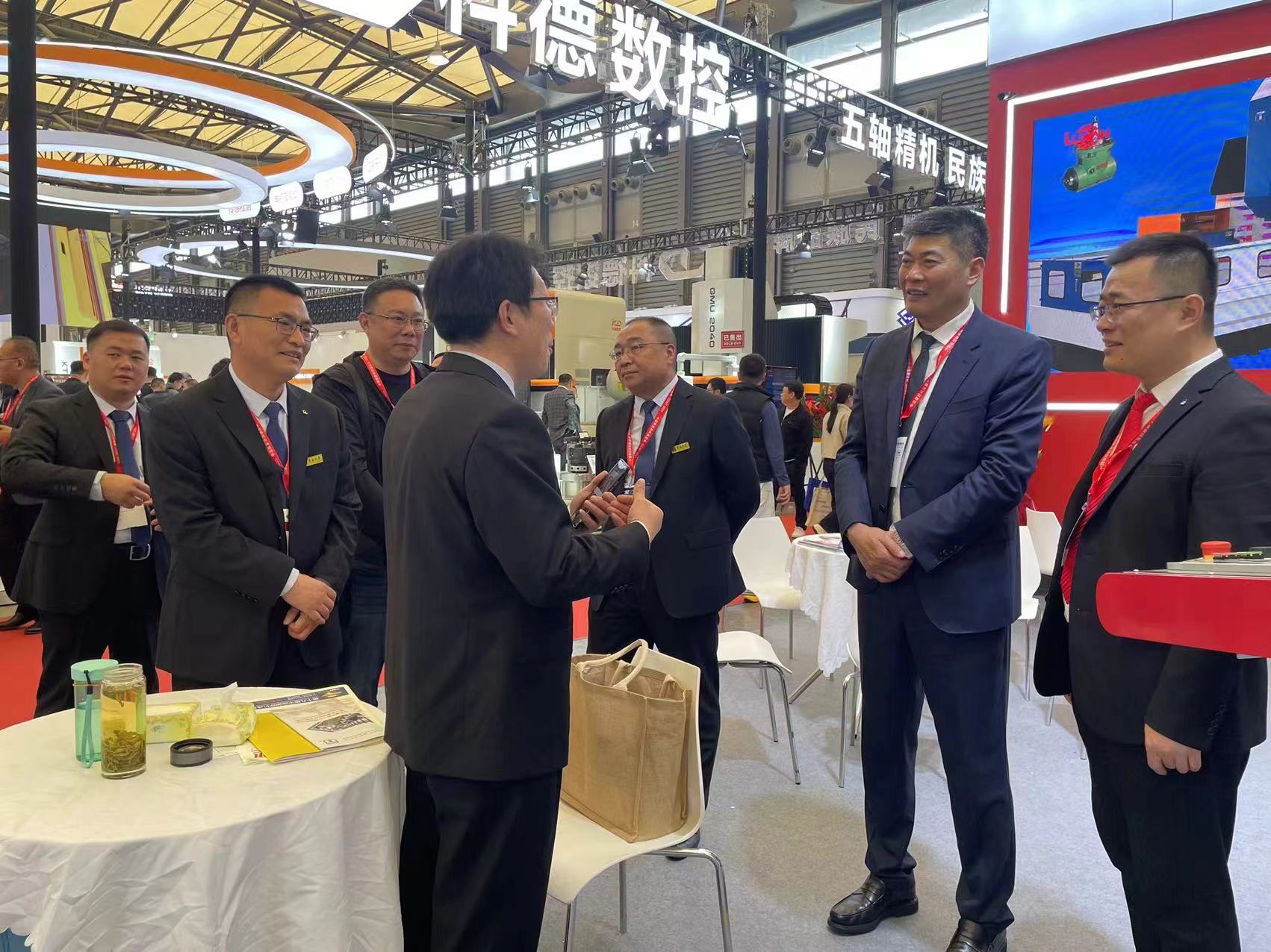 1712890945118311.jpg 1712890945118311.jpg