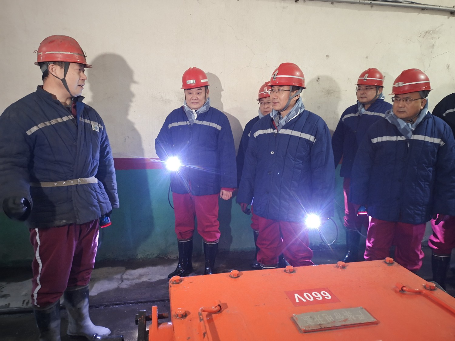 市領(lǐng)導(dǎo)到集團(tuán)級索煤礦督導(dǎo)檢查安全生產(chǎn)工作