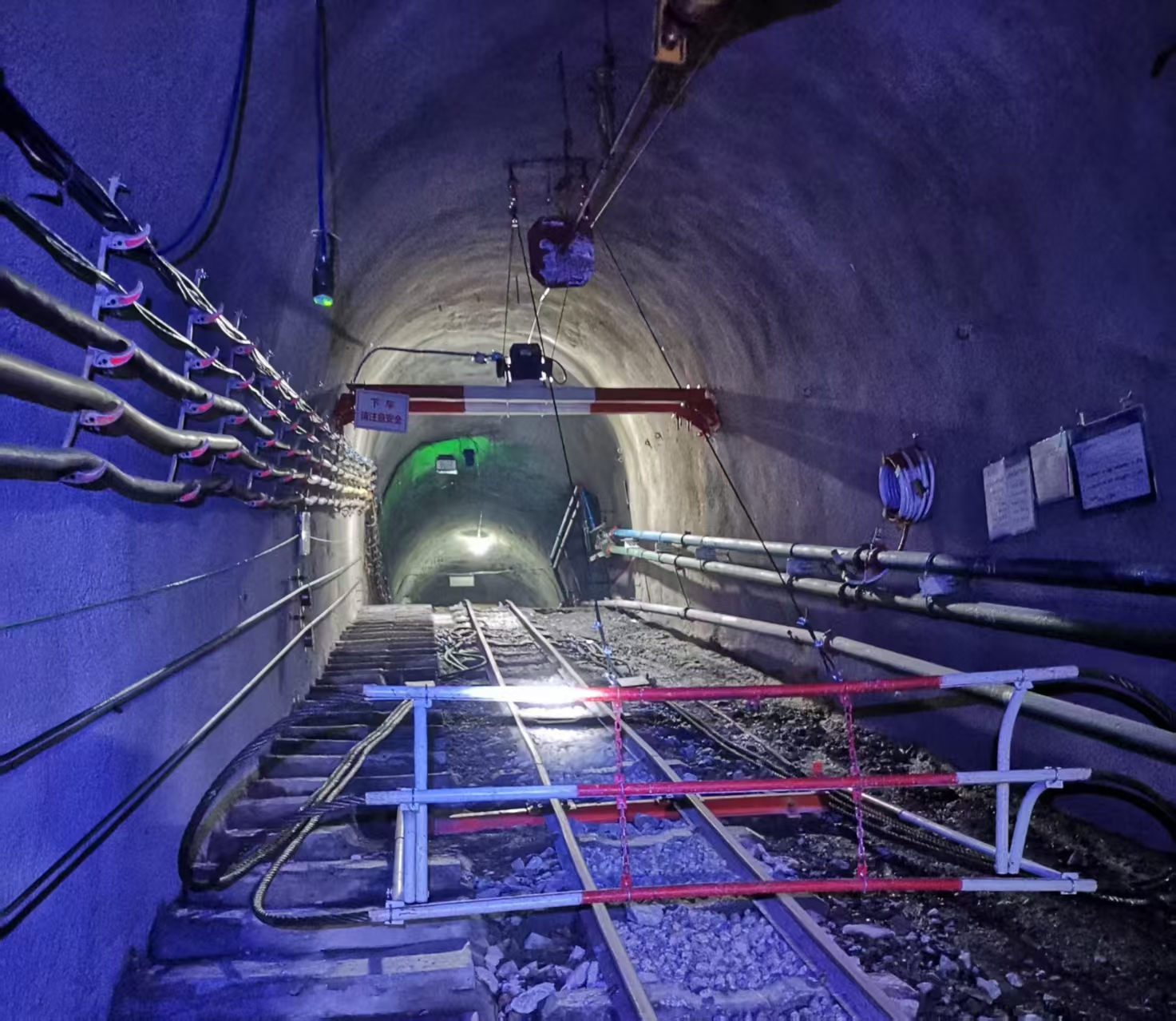 金達煤礦成功安裝應用新型跑車防護裝置