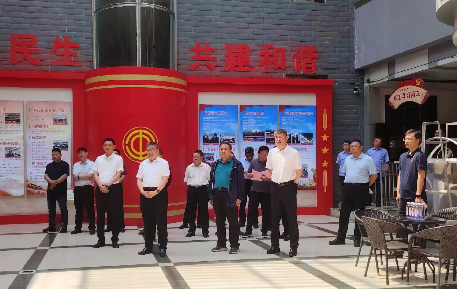 市人大人大常委來(lái)辰龍集團(tuán)開展調(diào)研