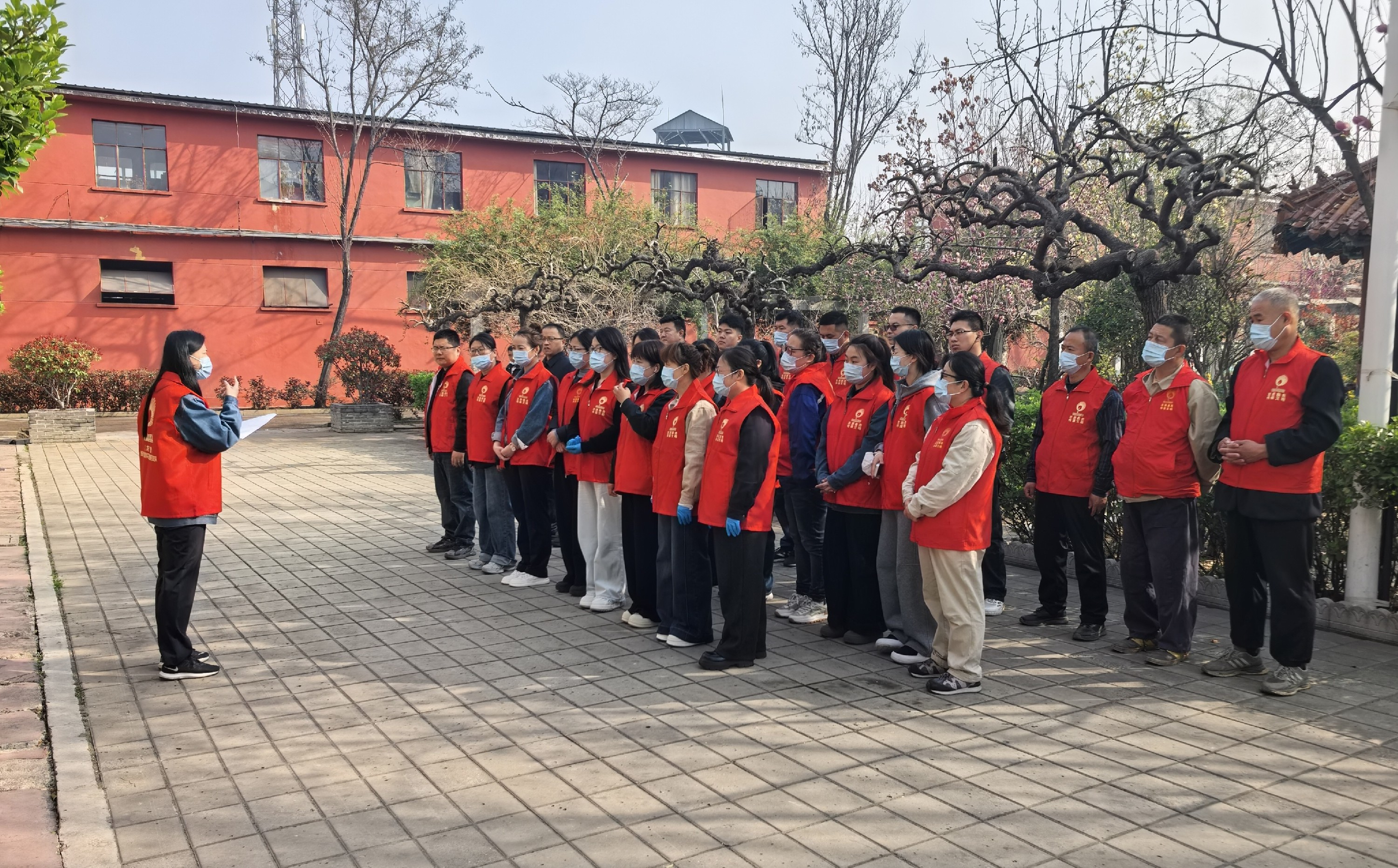 級索煤礦開展“弘揚雷鋒精神 踐行志愿擔當”志愿服務活動