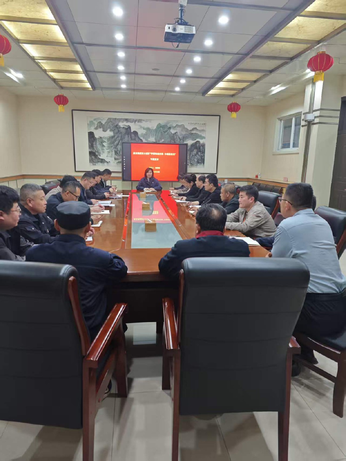 【理論宣講】東大煤礦舉辦“學(xué)雷鋒做先鋒，巾幗勇?lián)?dāng)”專題宣講活動(dòng)