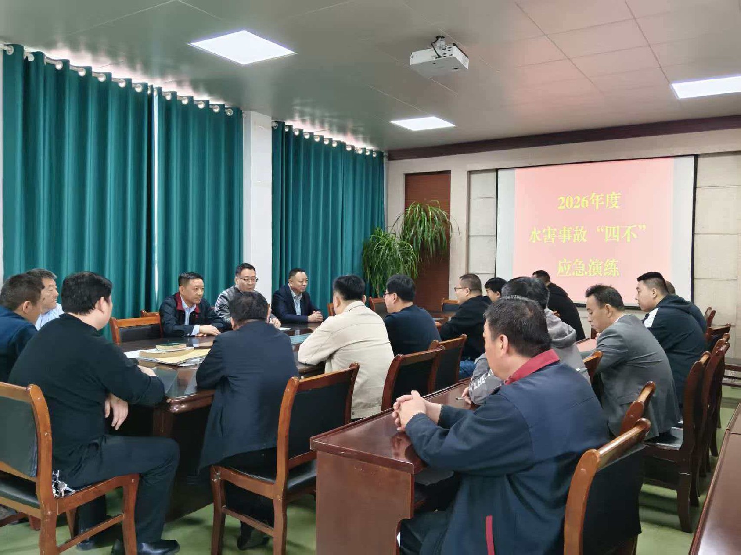 級索煤礦組織開展水害“四不”應急演練